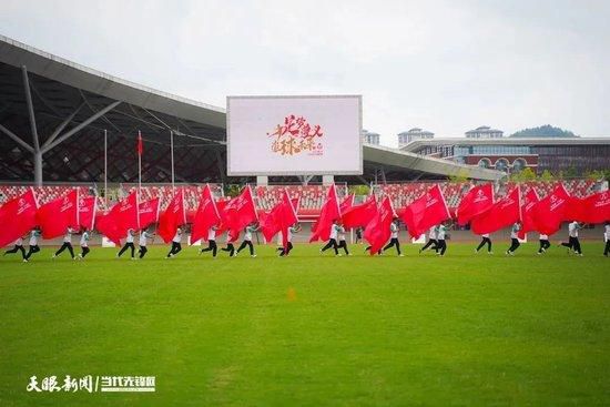 马尔科-孔特里奥接着说：“尤文在最近几周要处理的是菲利普斯的转会，这名球员在瓜迪奥拉的曼城没有空间，球员愿意加盟尤文。